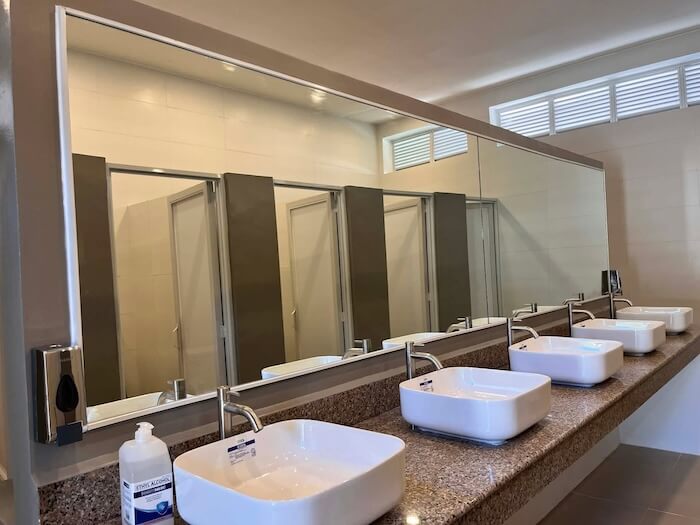 セブ島・オスロブのトイレ