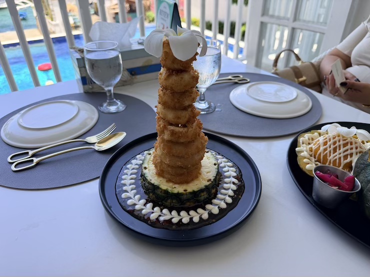 写真映え抜群「Calamares & Onion Tower」